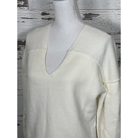 CABI Easy Pullover Sweater V-Neck Vintage White Sz XL #6172 EUC - Picture 3 of 5